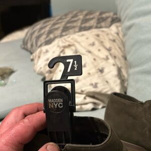 Time Tru size 7 shoe. Zip up little cute asskicker right here